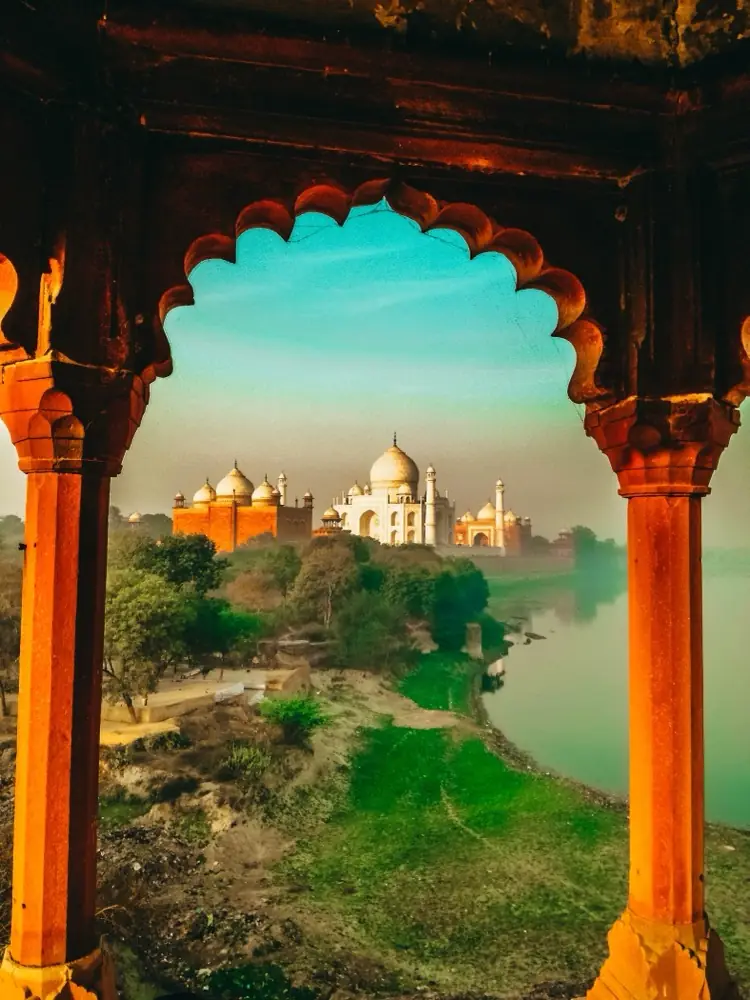 Day tour to Agra